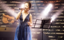 nu ca si co guong mat giong hoa hau nguyen thi huyen tai xuat lang nhac viet