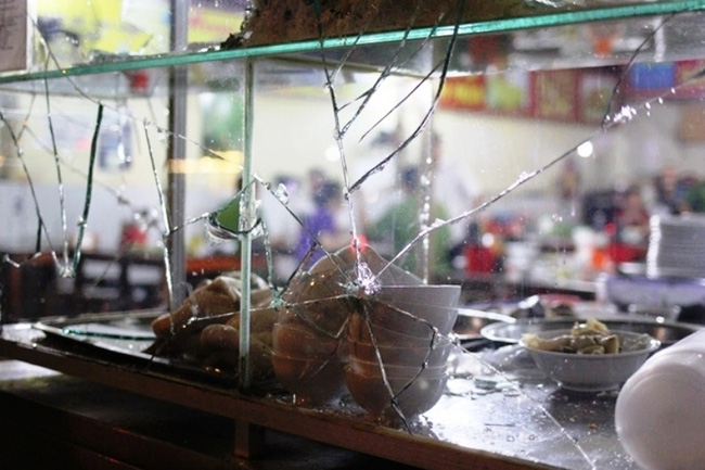 truy bat nhom thanh nien tron khoi dia phuong sau khi chem chien si cong an bao ve dan pho trong thuong o sai gon