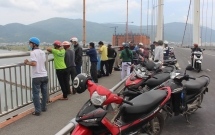 nam sinh dh bach khoa da nang nhay cau thuan phuoc tu tu