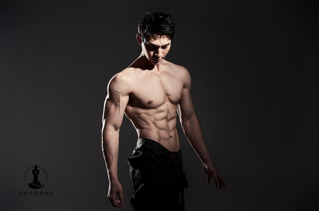 ai ma tin duoc anh chang han quoc an suot ngay lai so huu than hinh khoe khoan chuan den tung milimet nhu nay