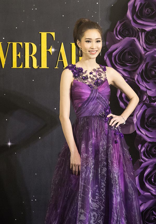 hoa hau dang thu thao dep cuon hut o moi goc nhin
