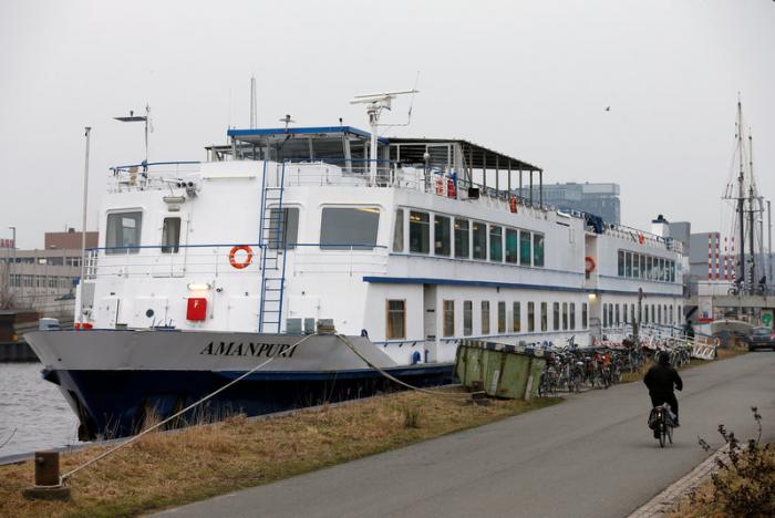 nguoi nhap cu ha lan doi mat tuong lai am dam