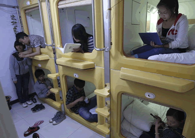 ngop tho trong nhung can phong sieu nho chi co dien tich 2m2 tai cac thanh pho noi tieng dat do o trung quoc