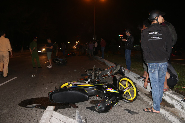 da nang va cham lien hoan giua 8 xe may it nhat 5 nguoi bi thuong