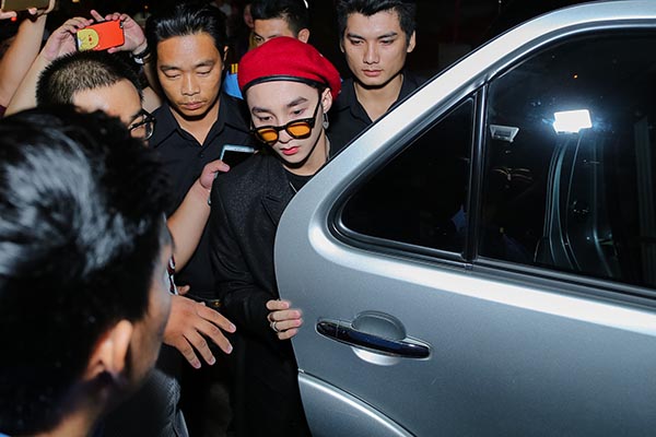 son tung mac kin nhu bung giua thoi tiet nong nuc