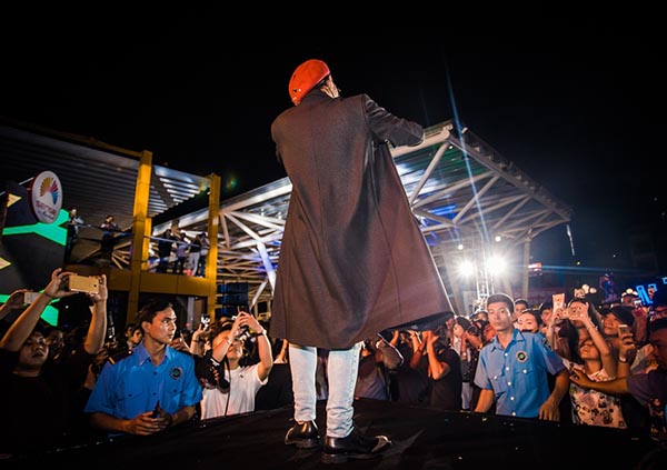 son tung mac kin nhu bung giua thoi tiet nong nuc