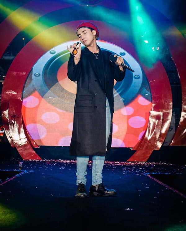 son tung mac kin nhu bung giua thoi tiet nong nuc