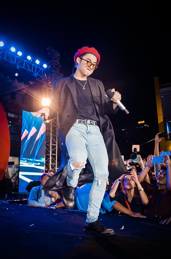 son tung mac kin nhu bung giua thoi tiet nong nuc