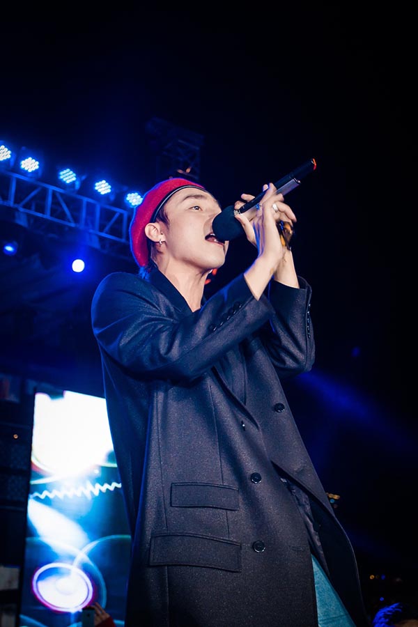 son tung mac kin nhu bung giua thoi tiet nong nuc