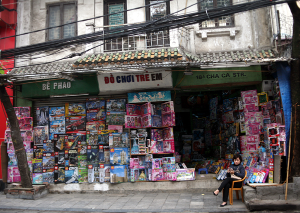 ha noi ra quan dep lan chiem via he lay lai loi di bo thoang dang