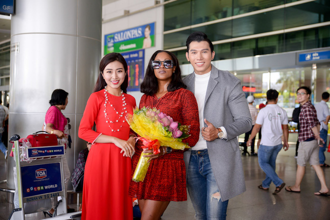 ca si shontelle den viet nam bieu dien