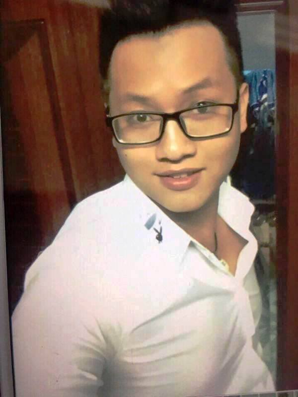 gia sinh vien de ban ma tuy va co my truoc cong truong dai hoc o sai gon