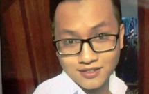 gia sinh vien de ban ma tuy va co my truoc cong truong dai hoc o sai gon