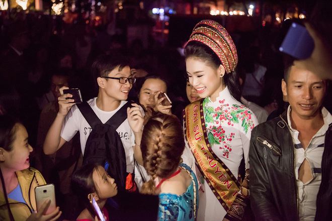 my nhan hoc gioi nhat hoa hau viet nam 2016 bi bao vay tai su kien