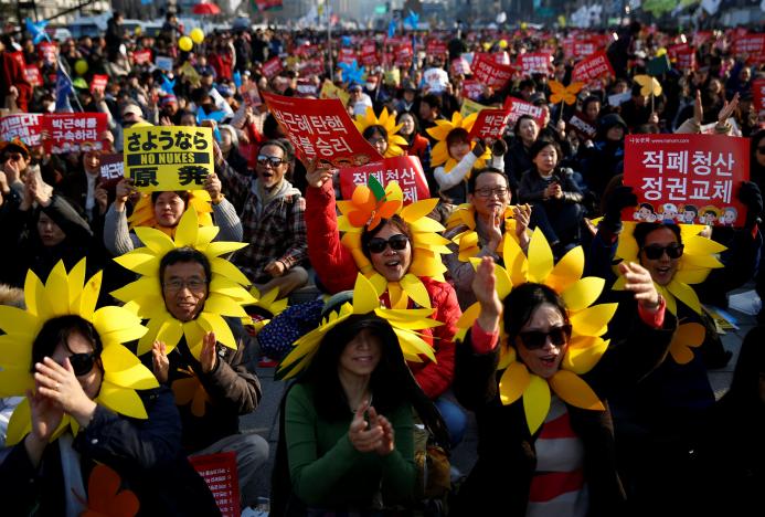 han quoc bat on keo dai sau khi ba park geun hye bi phe truat