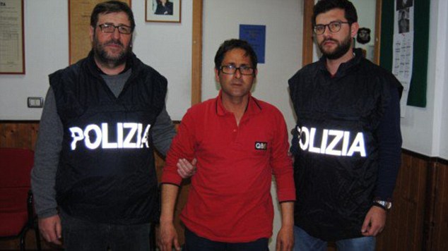 ke giet nguoi tao ton do xang len nguoi vo gia cu roi thieu song ngay tren pho