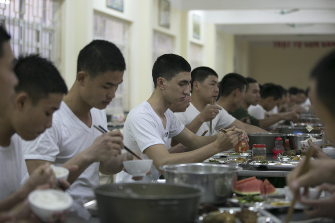 binh an quoc thien xuan phuc kho so trong ngay dau nhap ngu