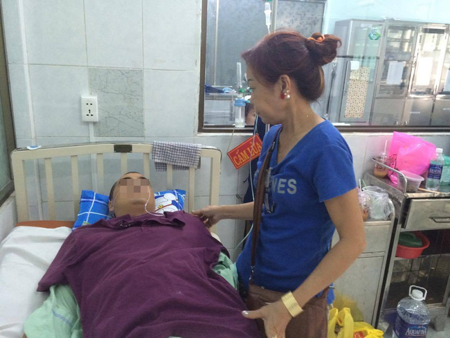 me tai xe grabbike bi xe om dam guc o sai gon nhin con day mau me ma toi khong tin la su that