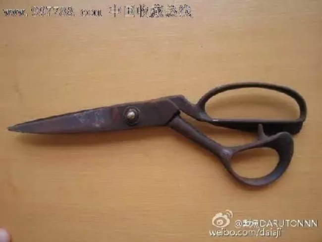 het co be vo dien den con ca khac biet dan mang lai duoc phen cuoi ra nuoc mat voi cuc thit cua cau be nay