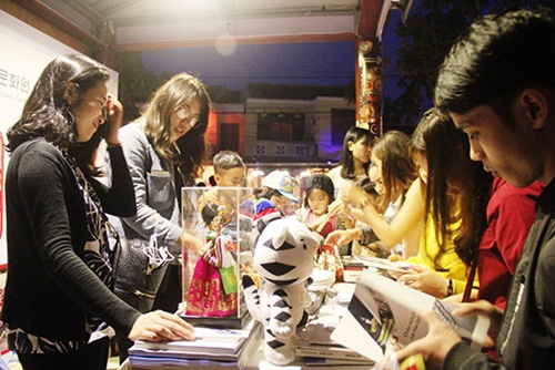 le hoi giao luu viet han dam day tinh huu nghi tai hoi an