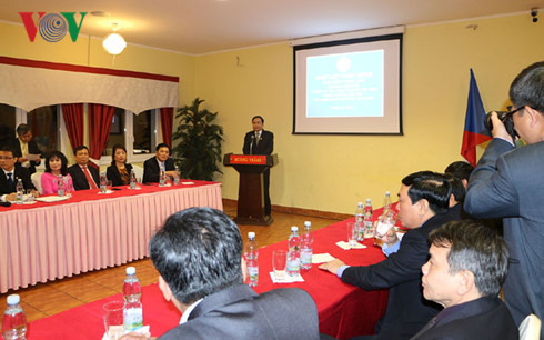 ton vinh nguoi viet tai sec tich cuc ho tro dong bao mien trung