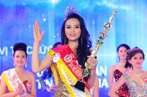 hoa hau khong phai san choi do la dau truong vi the chua bao gio thoi khoc liet