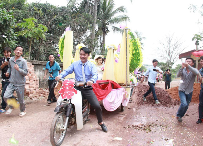 khong can xe sang chu re da ruoc nang ve dinh tren chiec xe keo lua tu che nay day