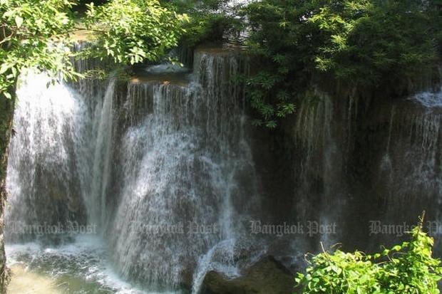 thai lan dong cua vo thoi han thac nuoc noi tieng huay mae khamin