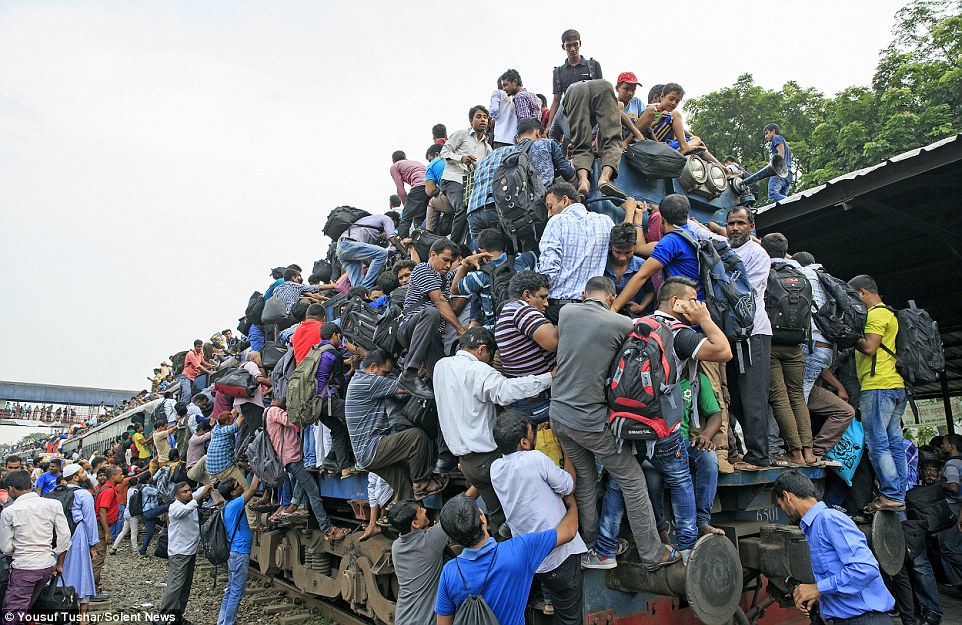 nhung chuyen tau kinh hoang tai bangladesh