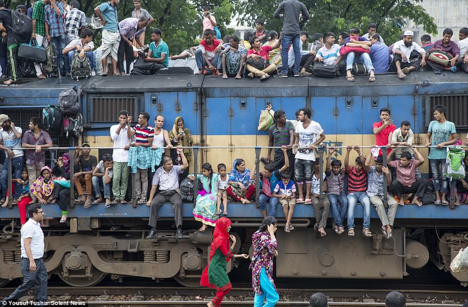 nhung chuyen tau kinh hoang tai bangladesh