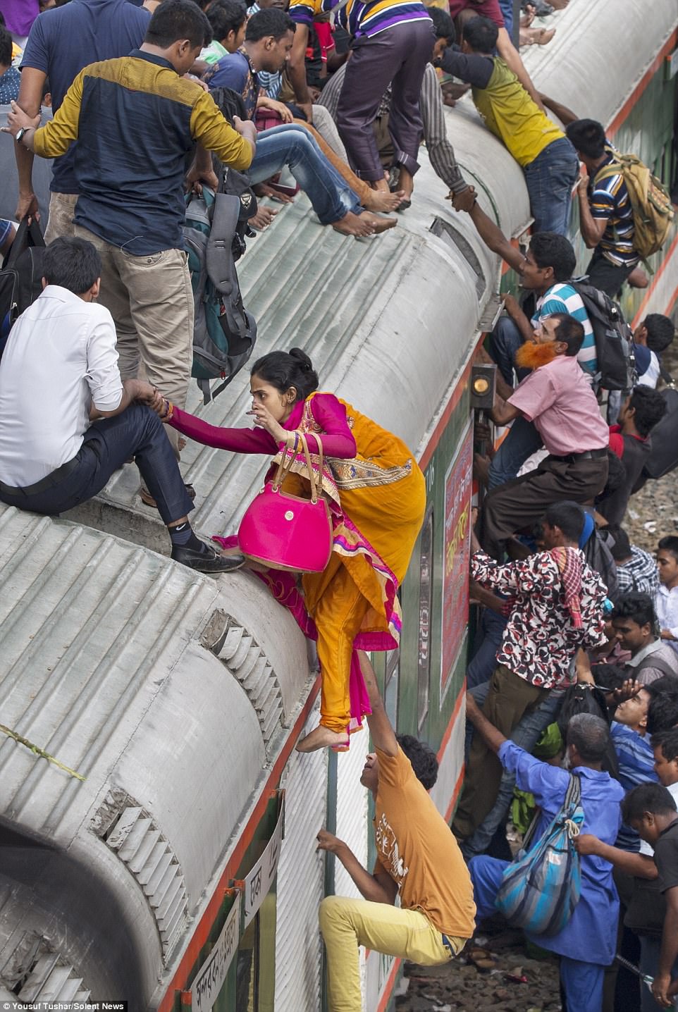 nhung chuyen tau kinh hoang tai bangladesh