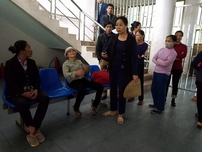 vu xe don dau dam vao xe tai toi nghe tieng dong kinh hoang nhieu nguoi bi hat vang khoi xe