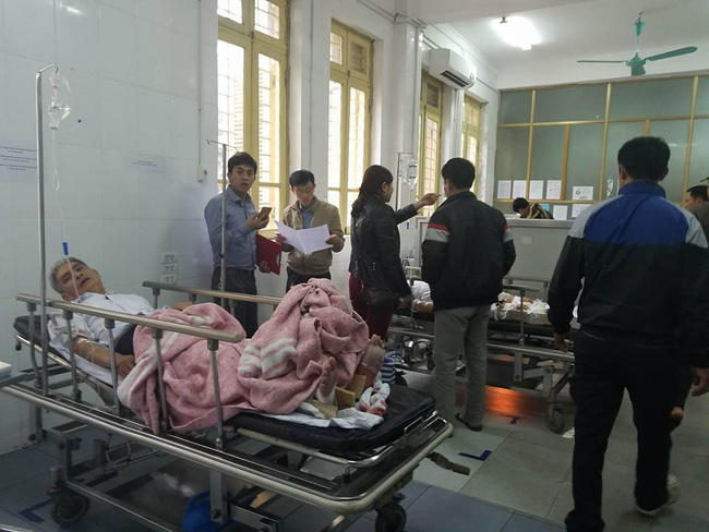 vu xe don dau dam vao xe tai toi nghe tieng dong kinh hoang nhieu nguoi bi hat vang khoi xe