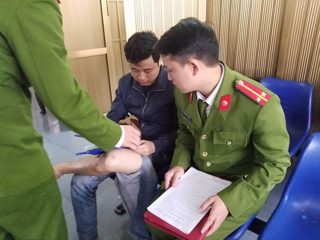 vu xe don dau dam vao xe tai toi nghe tieng dong kinh hoang nhieu nguoi bi hat vang khoi xe