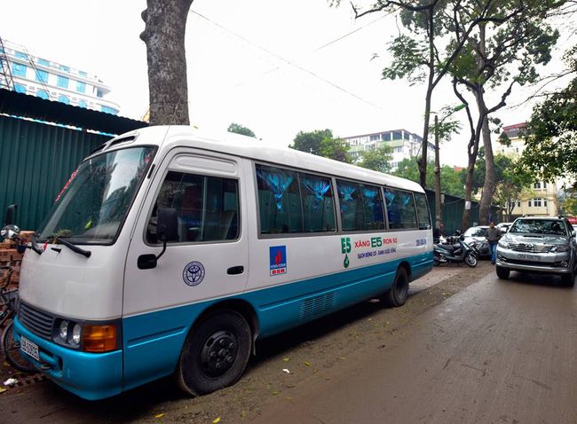 xuat hien quan an phuc vu ngay tren o to 29 cho sau chien dich doi lai via he o ha noi
