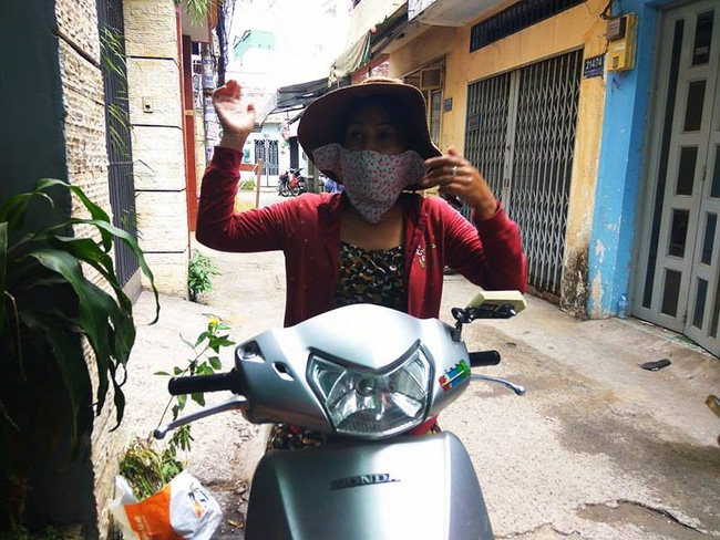 vu bao mau danh tre o sai gon phu huynh bang hoang khi cong an goi dien yeu cau don con ve