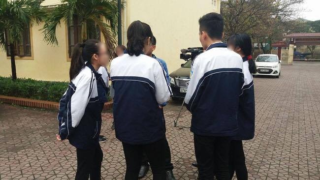 vu giam thi o nghe an bi to gian lan khi coi thi nhom thi sinh truc tiep chung kien su viec noi gi