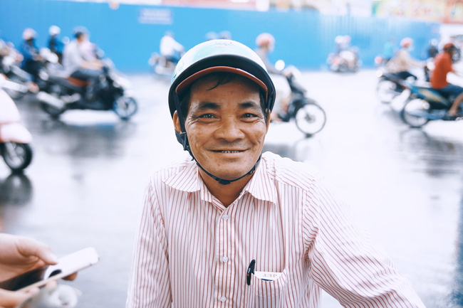 gap lai chu xe om noi tieng anh nhu gio sieu de thuong o cho ben thanh