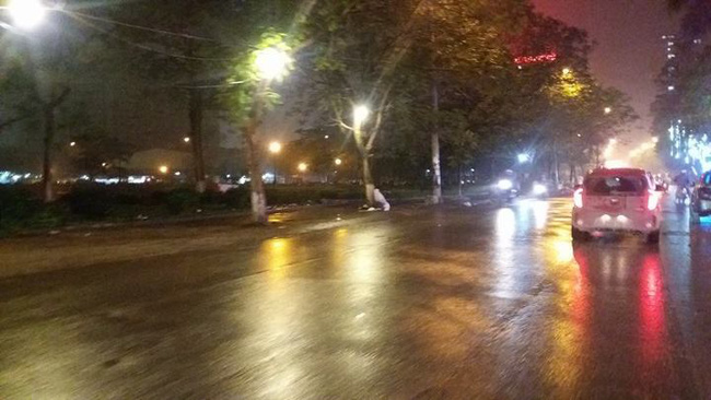 ha noi nu sinh lo p 10 ba ng hoa ng ke la i phu t bi nho m thanh nien vay danh chay mau dau