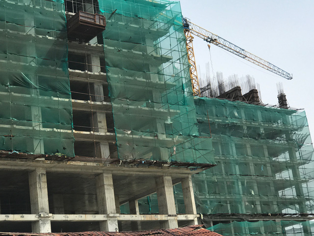 can canh du an khach san 43 tang xay khong phep den tang thu 9