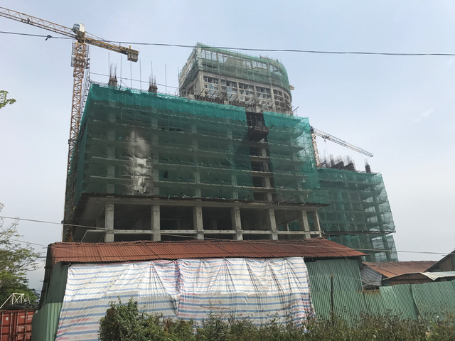 can canh du an khach san 43 tang xay khong phep den tang thu 9