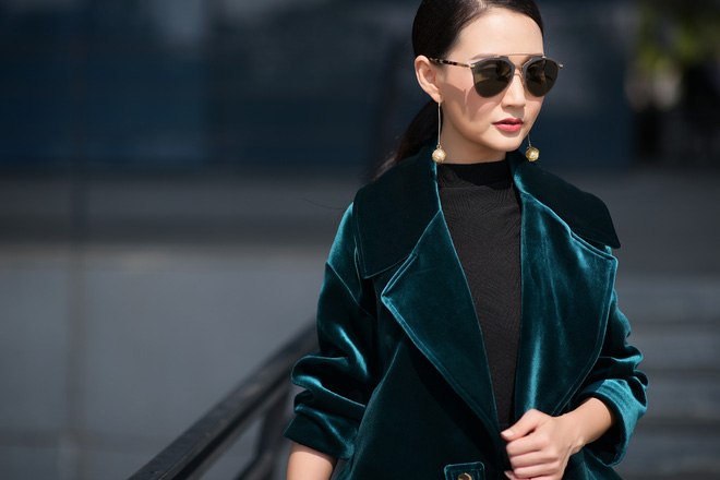 hoa hau quy ba suong dang tu tin dien vay ngan goi cam du da u50