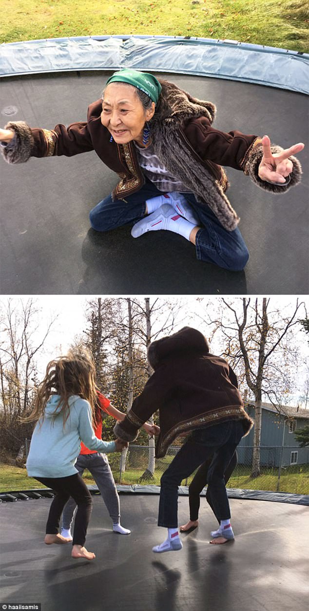 loat anh vui nhon ghi lai nhung lan trai nghiem dau tien cua cac cu ong cu ba