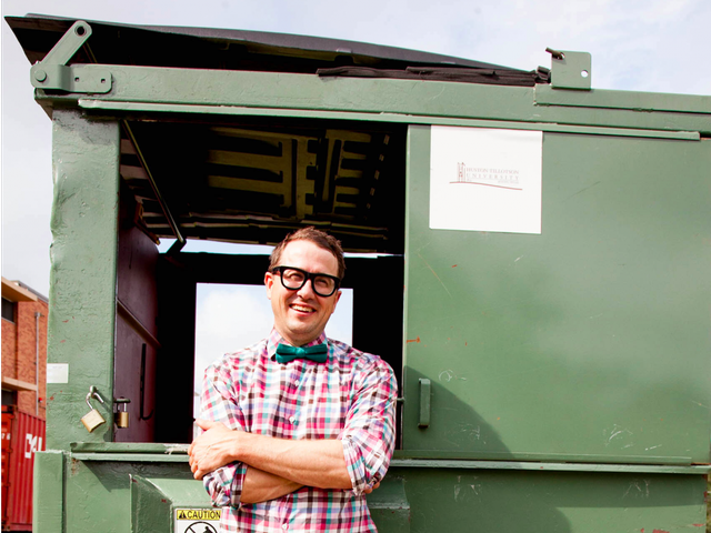 sau 1 nam song trong thung rac nghien cuu sinh dh harvard phat minh ra nha xep khoi xay trong chua day 3 tuan