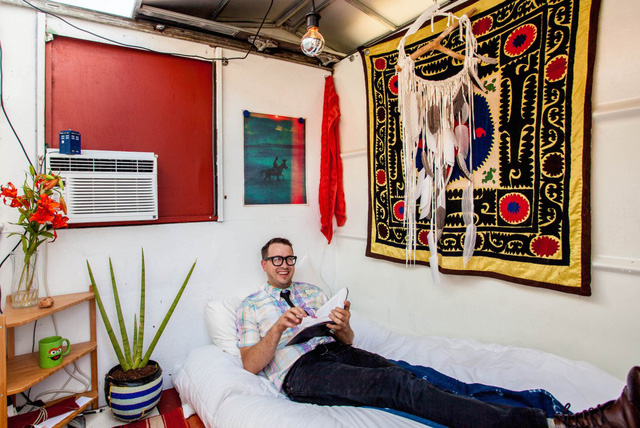 sau 1 nam song trong thung rac nghien cuu sinh dh harvard phat minh ra nha xep khoi xay trong chua day 3 tuan