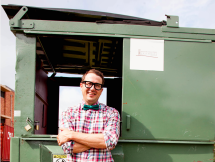 sau 1 nam song trong thung rac nghien cuu sinh dh harvard phat minh ra nha xep khoi xay trong chua day 3 tuan