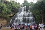 20 nguoi chet vi bi cay roi trung dau o thac nuoc ghana