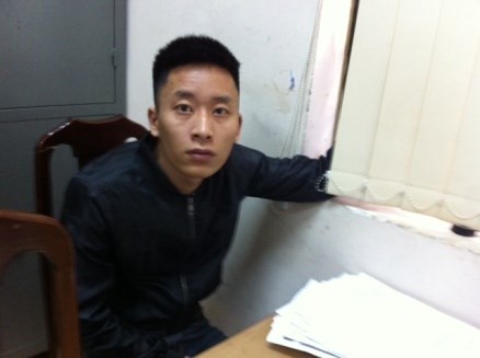 ha noi di choi voi ban gai het sach tien nam thanh nien dap kinh xe o to trom do