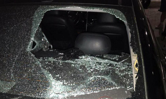 ha noi di choi voi ban gai het sach tien nam thanh nien dap kinh xe o to trom do