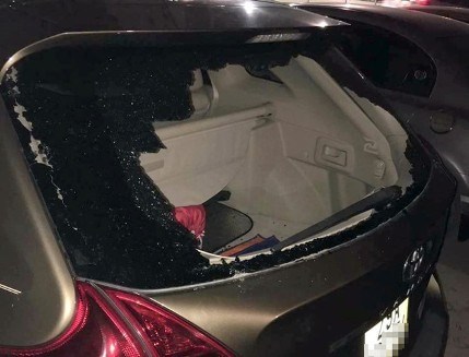 ha noi di choi voi ban gai het sach tien nam thanh nien dap kinh xe o to trom do